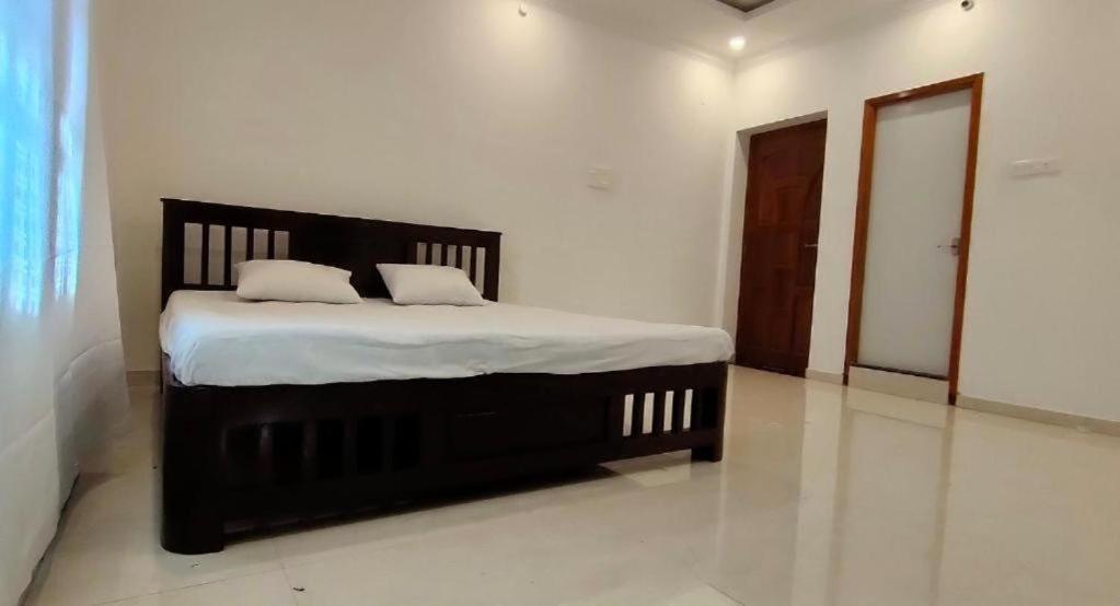 La Bay Luxury Beach Bungalow Pondicherry Exterior photo